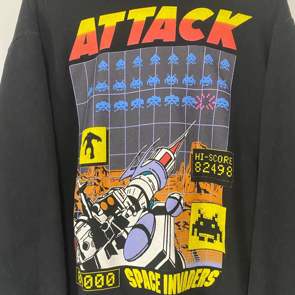 2022 Kids Attack Space Invaders Black Hoodie Sweatshirt Video Game Size Small